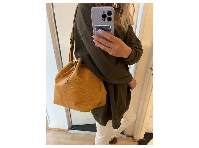 Borsa Louis Vuitton Noe in Pelle Epi Gialla Giallo - vista 12
