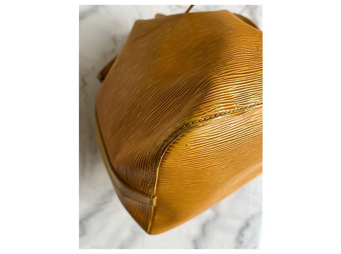 Borsa Louis Vuitton Noe in Pelle Epi Gialla Giallo - vista 7