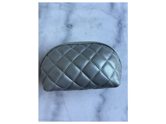 Chanel Pouch Wallet Silver Leather Silvery Grey - view 3