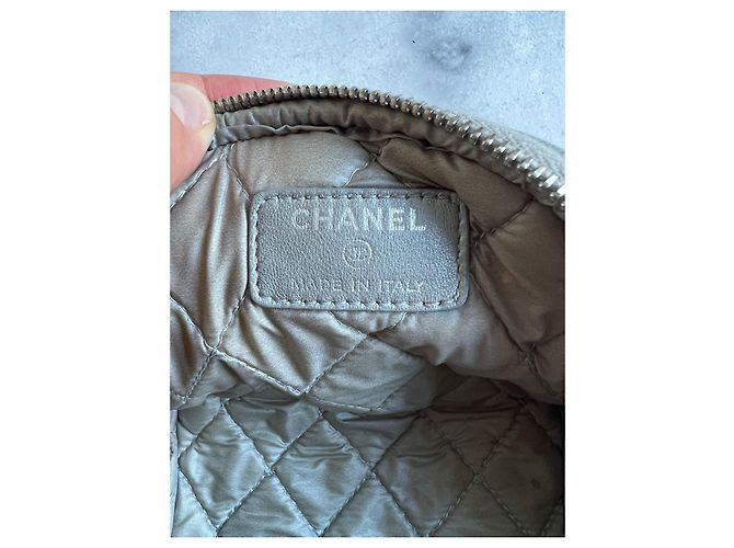 Chanel Pouch Wallet Silver Leather Silvery Grey - view 8
