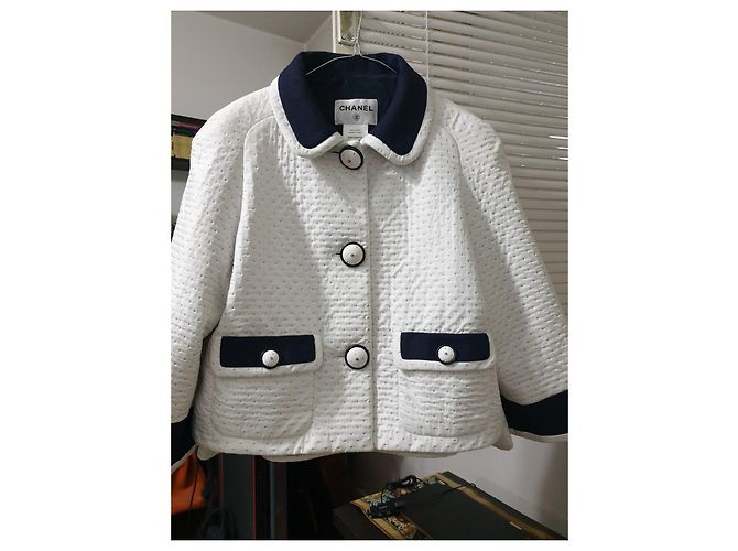Chanel Jacke Weiß und Dunkelblau - Ansicht 16