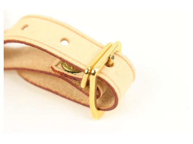 Louis Vuitton Etiquette de bagage en cuir de vachette et bijou de sac Poignet Keepall - vue 5
