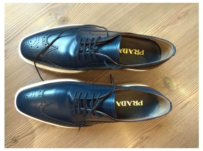 Brogues Prada en cuir bleu - vue 6