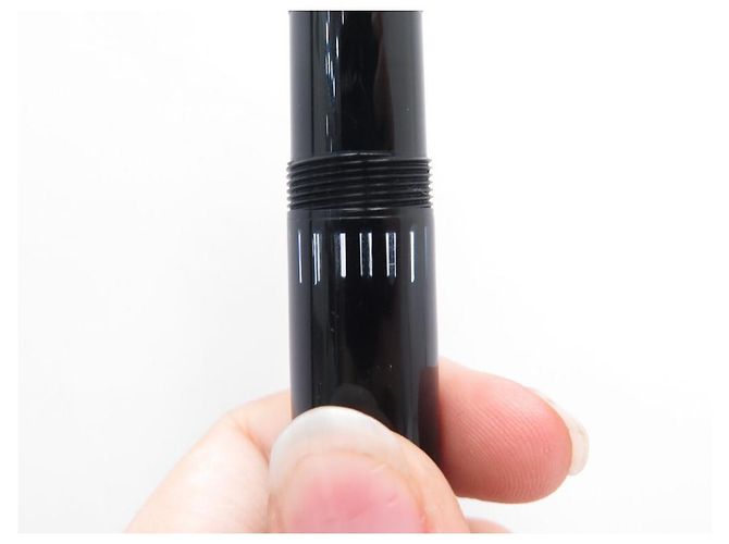 PENNA MEISTERSTUCK MONTBLANC PIUMA 149 d'oro 115384 IN RESINA NERA CON PISTONE Nero - vista 10