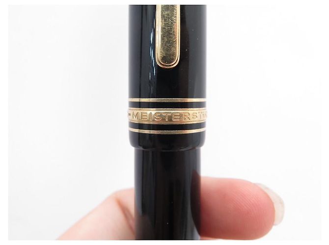 PENNA MEISTERSTUCK MONTBLANC PIUMA 149 d'oro 115384 IN RESINA NERA CON PISTONE Nero - vista 3