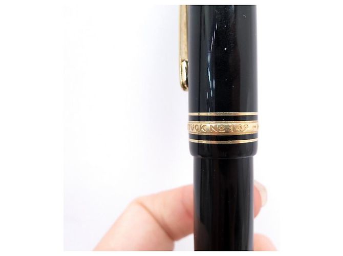 PENNA MEISTERSTUCK MONTBLANC PIUMA 149 d'oro 115384 IN RESINA NERA CON PISTONE Nero - vista 4