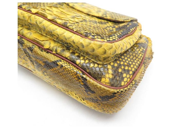 CLARIS VIROT CHARLY HANDTASCHE AUS GELBEM PYTHONLEDER-UMHÄNGETASCHE - Ansicht 4