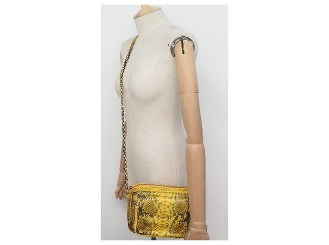 CLARIS VIROT CHARLY HANDTASCHE AUS GELBEM PYTHONLEDER-UMHÄNGETASCHE - Ansicht 6