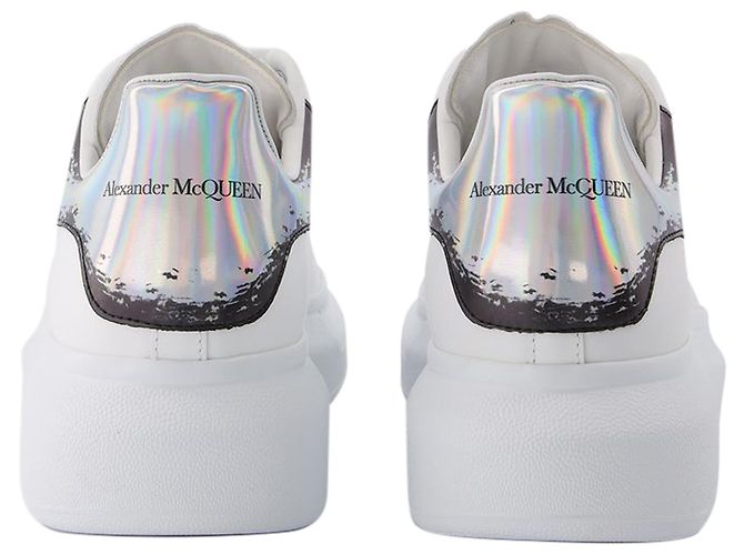Alexander Mcqueen Sneaker Oversize in Pelle Bianca - vista 3