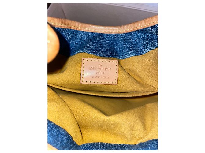 Borsa a mano Louis Vuitton Pleaty in denim blu - vista 5