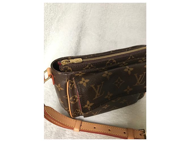 Louis Vuitton Viva Cite PM Borsa a Tracolla Monogram Marrone Marrone scuro - vista 2