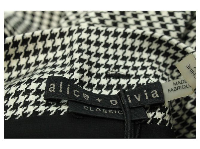 Alice + Olivia Minissaia Alice & Olivia Houndstooth com cinto em viscose preto/branco - vista 4
