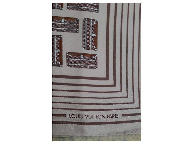 Sciarpa Louis Vuitton con Stampa Baule in Scamosciato Beige - vista 3
