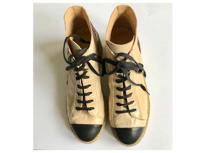 Chanel Stivali stringati in pelle Nero Rosso Beige - vista 3