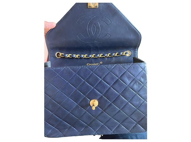 Timeless CHANEL Borsa a tracolla con catena foderata con punto V senza tempo Nero - vista 6
