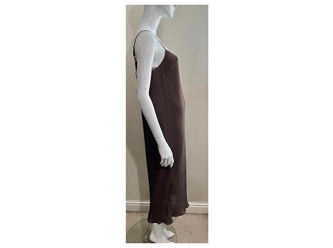 Tara Jarmon Chiffon-Plissee-Maxikleid, Neu mit Etiketten Khaki - Ansicht 3