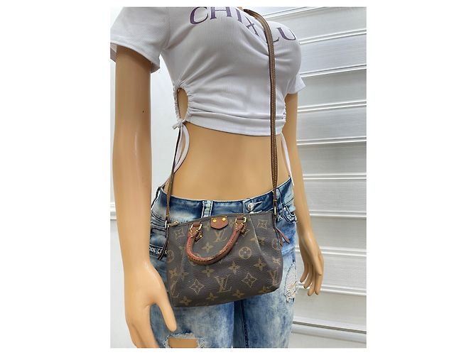 Louis Vuitton Borsa a tracolla Nano Turenne Marrone - vista 9