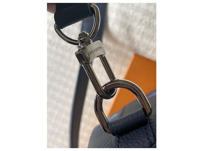Abbesses Louis Vuitton Keepall XS edizione acquerello Blu - vista 4
