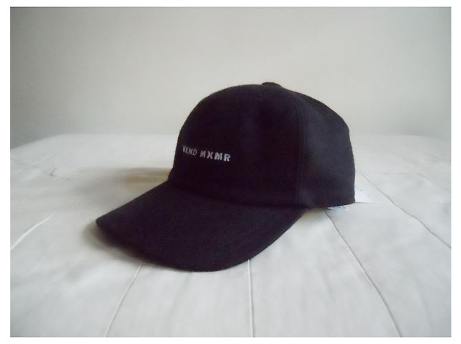 Weekend Max Mara MAX MARA WEEKEND nuovissimo cappellino da baseball in pura lana. Blu scuro - vista 3