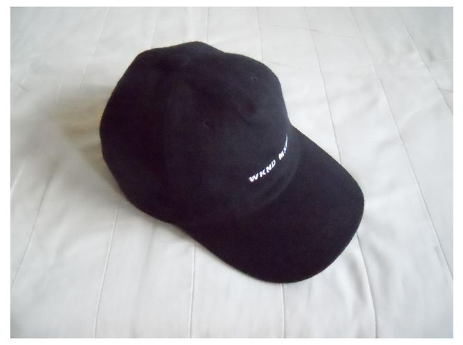 Weekend Max Mara MAX MARA WEEKEND nuovissimo cappellino da baseball in pura lana. Blu scuro - vista 4