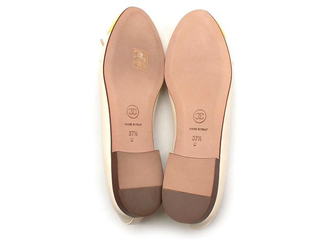 Chanel Bailarinas puntera CC piel amarilla Blanco Crudo - vista 5