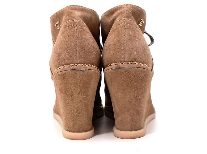 Bottines compensées à lacets en daim marron sable Chanel Beige - vue 4