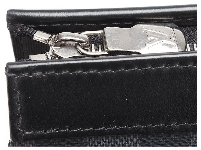 Louis Vuitton Damier Graphite Pochette Voyage MM Noir - vue 10