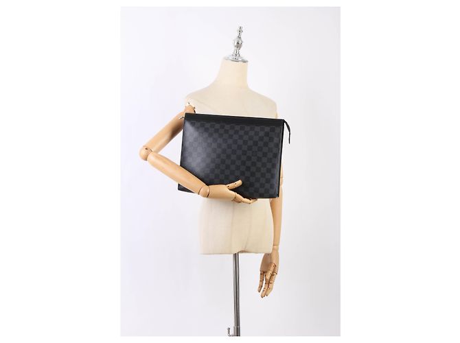 Louis Vuitton Damier Graphite Pochette Voyage MM Noir - vue 11