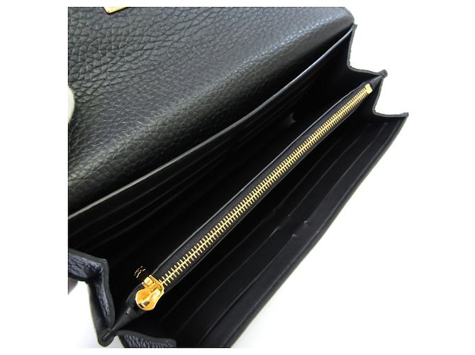 Louis Vuitton Capucines Negro - vista 3