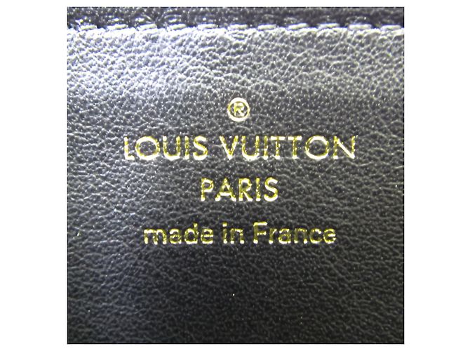Louis Vuitton Capucines Negro - vista 7
