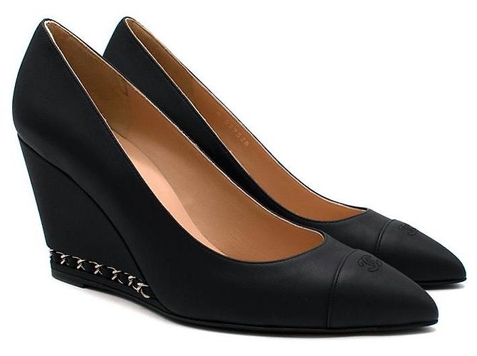 Chanel Zapatos de salón de piel negra mate con tacón de cuña Negro - vista 4