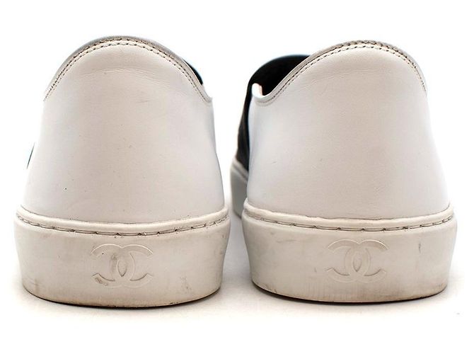 2.55 Chanel Sneakers senza lacci in pelle bianche e nere Nero - vista 4