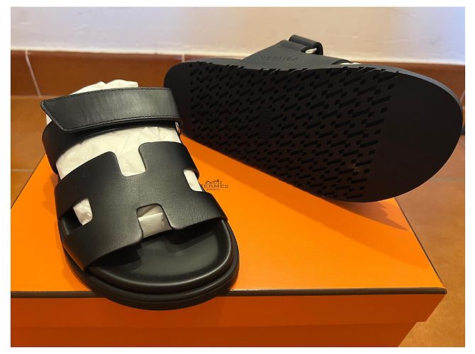 Sandali Hermès Chypre in pelle nera Nero - vista 4