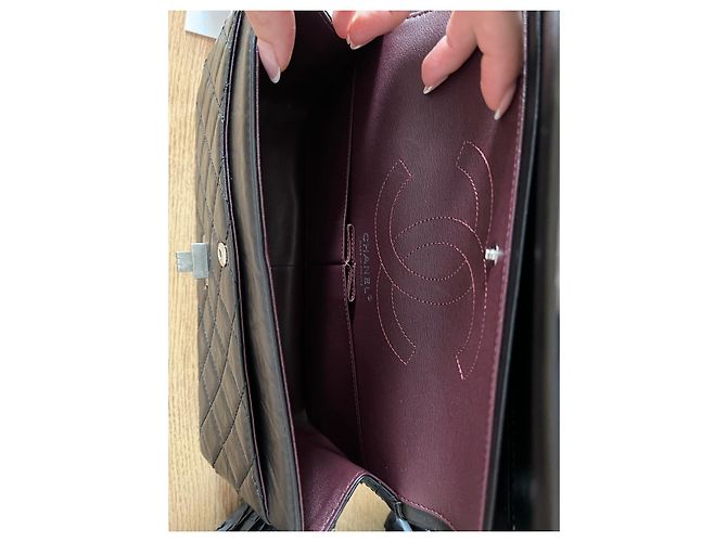 Borsa Chanel 2.55 in pelle nera increspata metallo argento Nero - vista 8