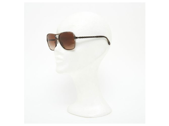 Occhiali da sole Chanel Pilot in acetato e pelle marrone chiaro - vista 2