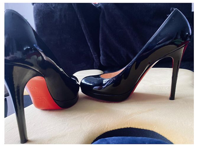 Décolleté Christian Louboutin in vernice nera Nero - vista 3