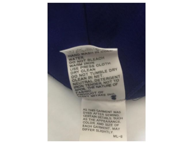 Maglia blu rigida di Issey Miyake - vista 4