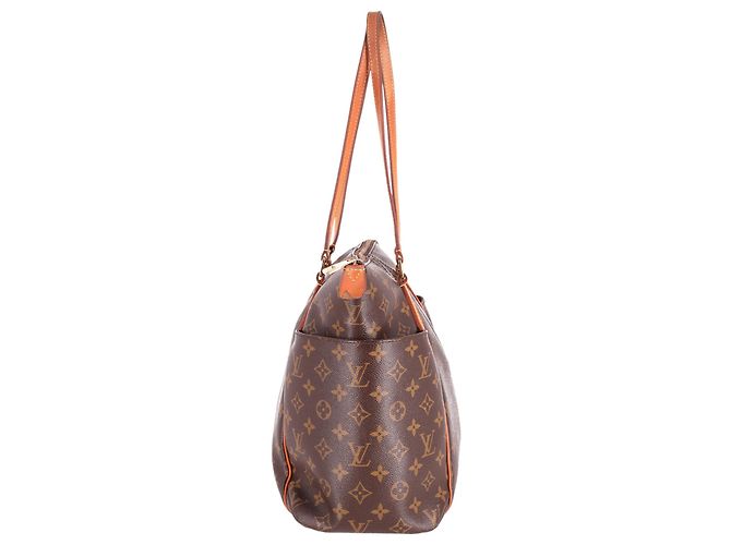 Louis Vuitton Totally MM Monogram Tote Bag in Brown Leather - view 2