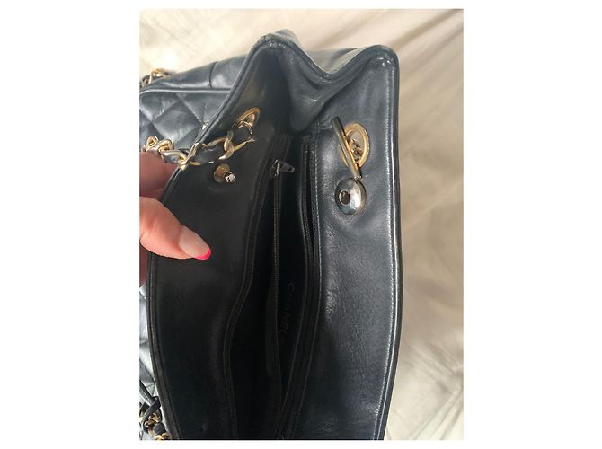 Borsa a spalla Chanel in pelle nera Nero - vista 7