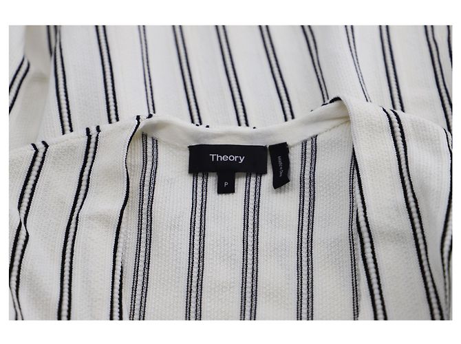 BLUSA DE RAYAS CON CUELLO EN V DE THEORY Blanco Crudo - vista 4