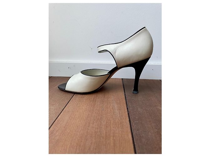 Décolleté Peep-toe Valentino in pelle nero e greggio 39 Bianco Crudo Bianco sporco - vista 3