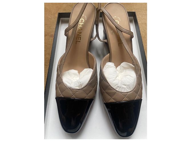 Chanel slingback acolchoado Bege - vista 3