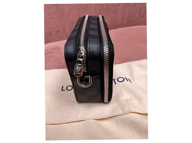 PORTAFOGLIO INDOSSABILE ALPHA LOUIS VUITTON Grigio - vista 4