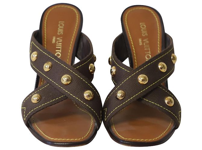 Zeppa Louis Vuitton con borchie dorate in tela marrone - vista 2