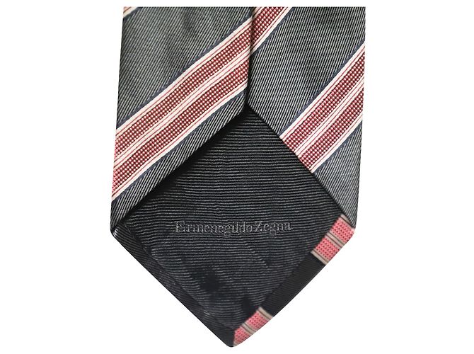 Cravatta Ermenegildo Zegna Rigata in Seta Grigio e Rosa - vista 5