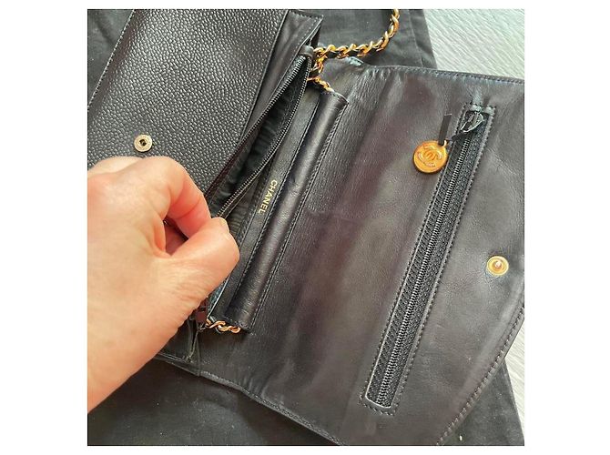 Wallet On Chain Chanel Non posso dire che il modello non sia molto interessato alle borse. È stata data questa borsa 31 anni fa. Nero - vista 3