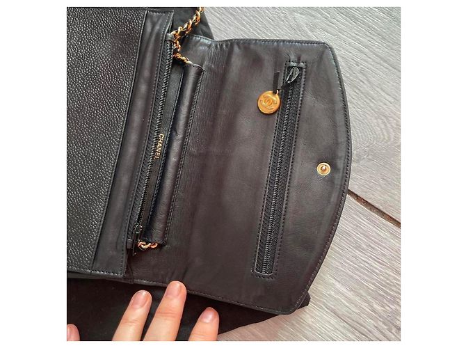 Wallet On Chain Chanel Non posso dire che il modello non sia molto interessato alle borse. È stata data questa borsa 31 anni fa. Nero - vista 5