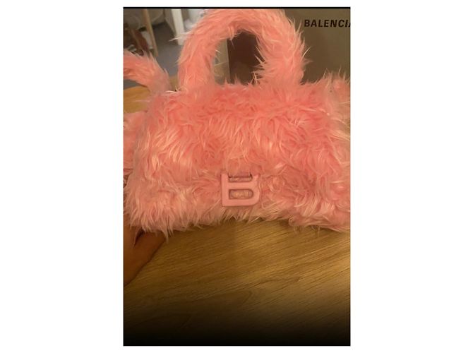 Borsa a mano Balenciaga Hourglass in pelliccia rosa - vista 2