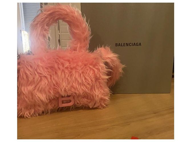 Borsa a mano Balenciaga Hourglass in pelliccia rosa - vista 3