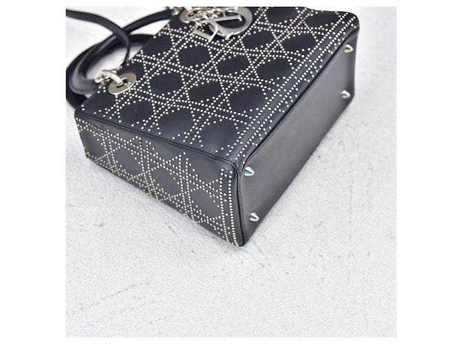 Lady Dior medio in pelle di agnello con borchie - vista 6